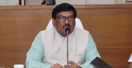 గుంటూరు: నగరంలో తోపుడు బండ్ల వారు ఎవ్వరికీ ఆసీలు ఇవ్వాల్సిన అవసరం లేదు: నగర కమిషనర్ పులి శ్రీనివాసులు