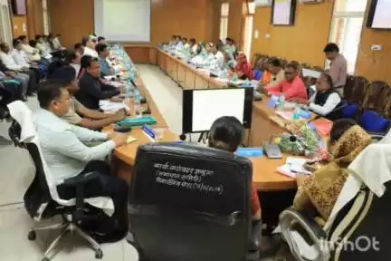 झाबुआ: कलेक्टर कार्यालय में सांसद की अध्यक्षता में जिला विकास समन्वय एवं मूल्यांकन समिति की हुई बैठक
