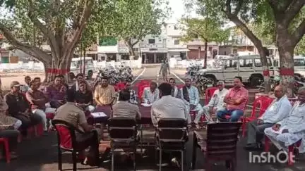 अजयगढ़: अजयगढ़ थाना प्रांगण में बक़रीद को लेकर शांति समिति की हुई बैठक, SDOP ने शासन की गाइडलाइन के संबंध में दी जानकारी