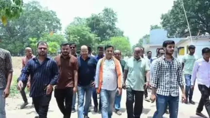 ଝାରସୁଗୁଡା: ୱାର୍ଡ ନମ୍ବର ୩ ବ୍ରହ୍ମଚାରିଣୀ ହନୁମାନ ମନ୍ଦିର ନିକଟ ପୋଖରୀର ଉନ୍ନତିକରଣ କାର୍ଯ୍ୟର ସମୀକ୍ଷା କଲେ ଝାରସୁଗୁଡା ବିଧାୟକ