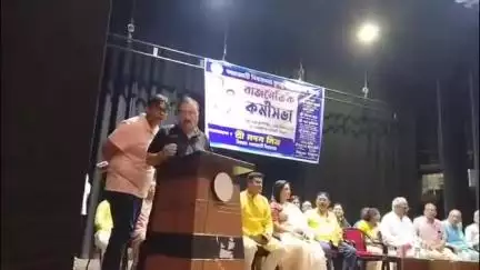ব্যারাকপুর ১: অনেক কাউন্সিলর আছেন যারা পরপর 5টি বৈঠকে আসেননি, তৃণমূল হাত সরালে পাড়ার কুত্তাও কামড়ে দেবে; কামারহাটিতে বলেন মদন মিত্র