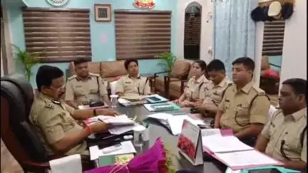दुमका: समाहरणालय में IG शैलेन्द्र कुमार सिन्हा ने संथाल परगना जोन के सभी SP और DIG के साथ बैठक की