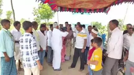 జగిత్యాల: రామోజీపేట్ గ్రామంలో గంగమ్మ తల్లి కళ్యాణ మహోత్సవంలో పాల్గొని ప్రత్యేక పూజలు నిర్వహించిన మాజీ మంత్రి జీవన్ రెడ్డి