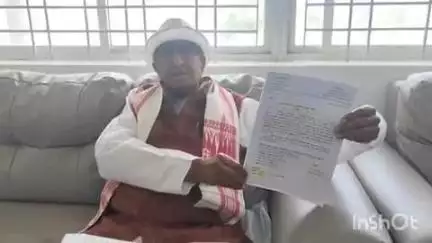 गढ़वा: समाहरणालय में पूर्व मंत्री रामचन्द्र केशरी ने उपायुक्त दिनेश कुमार यादव से मुलाकात कर सौंपा मांग पत्र