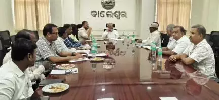 ବାଲେଶ୍ବର ମ୍ୟୁନିସିପାଲଟି: ଜିଲ୍ଲାପାଳଙ୍କ କାର୍ଯ୍ୟାଳୟ ଠାରେ କୁଟ ପୋଖରୀ କନକ ଦୁର୍ଗା ମନ୍ଦିରର ବାର୍ଷିକ ଉତ୍ସବ ନେଇ ପ୍ରସ୍ତୁତି ବୈଠକ ଅନୁଷ୍ଠିତ, ଯୋଗଦେଲେ ସାଂସଦ