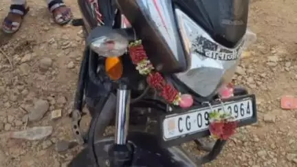 कवर्धा: अमृत धूलिया के पास एक युवक सड़क हादसे का शिकार, पंडरिया अस्पताल में कराया गया भर्ती