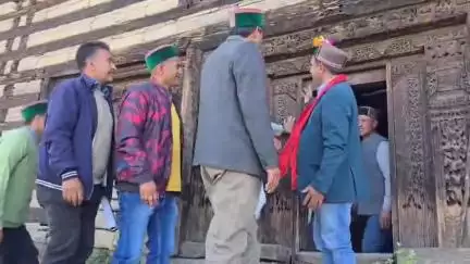 सांगला: केबिनेट मंत्री जगत सिंह नेगी पहुंचे सापनी, पीरी किला के जीर्णोद्धार का किया शिलान्यास