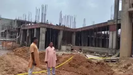रामपुर नैकिन: रामपुर नैकिन के नवीन भवन सीएम राइस का निरीक्षण करने पहुंचे भाजपा मंडल अध्यक्ष व कार्यकर्ता