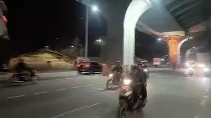 नगर: स्टेशन रोडवरील पुलावर दोघांना मारहाण करून लुटले पोलिसांनी पहाटे सर्च ऑपरेशन राबत काही वेळात आरोपींना पकडले