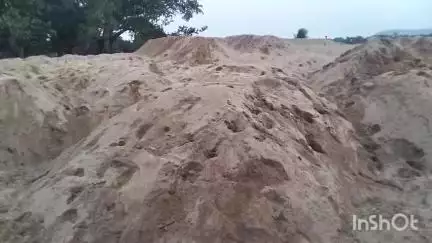 जशपुर: लोदाम पुलिस ने शंख नदी से झारखंड में हो रही रेत की बड़ी तस्करी रोकी, खनिज विभाग अब कर रही कार्रवाई