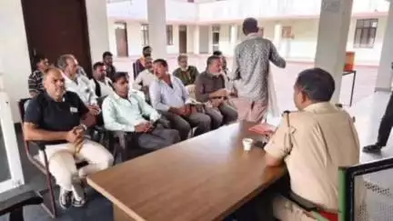 कोटड़ी: पारोली थाने में सीएलजी बैठक में आगामी त्यौहारों को शांतिपूर्वक मनाने पर हुई चर्चा