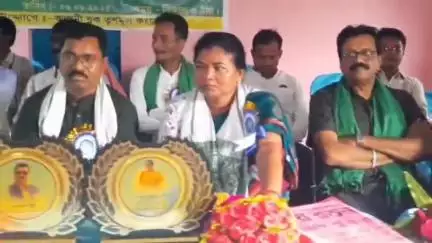 জামবনি: ঝাড়গ্রাম জেলা তৃণমূল কংগ্রেসের পুনর্নির্বাচিত সভাপতি ও চেয়ারপার্সনকে পড়িহাটিতে সংবর্ধনা জানাল জাম্বনী ব্লক তৃনমূল