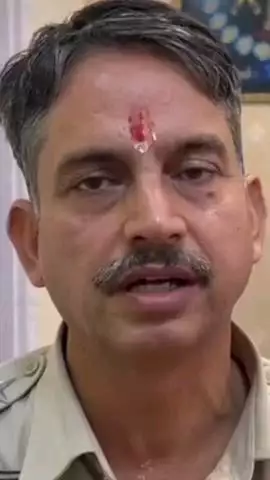 चौमूं: चोमू में बीती रात नीट परीक्षा में डमी अभ्यर्थियों को पकड़ने गई पुलिस से लोगों ने की नोकझोंक, पुलिस ने आरोपी को पकड़ा