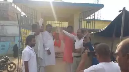 केवटी रनवे: केवटी में पूर्व सांसद नारायण दास की पुण्यतिथि पर श्रद्धांजलि सभा का आयोजन