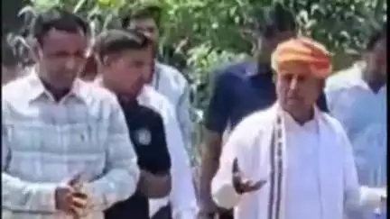 रेवाड़ी: केंद्रीय कृषि राज्यमंत्री चौधरी भागीरथ रेवाड़ी पहुंचे, प्रगतिशील किसान के खेत का किया दौरा
