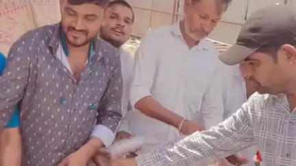 चितलवाना: सांचौर में निर्जला एकादशी पर जैन संघटना ने राहगीरों को गन्ने का जूस और शरबत पिलाने की पहल की
