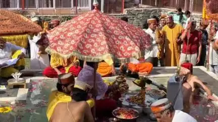 कुल्लू: भगवान रघुनाथ के मंदिर में जल विहार पर्व मनाया गया