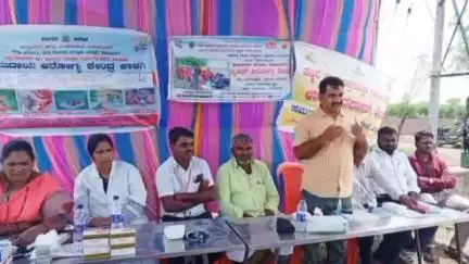 ನಿಡಗುಂದಿ: ಯಲ್ಲಮ್ಮನ ಬೂದಿಹಾಳ ಬಳಿ‌ ನಾಲಾ ಹೂಳೆತ್ತುವ ಕಾಮಗಾರಿಯಲ್ಲಿ‌ ಪಾಲ್ಗೊಂಡ ಕಾರ್ಮಿಕರಿಗೆ ಉಚಿತ ಆರೋಗ್ಯ ತಪಾಸಣೆ