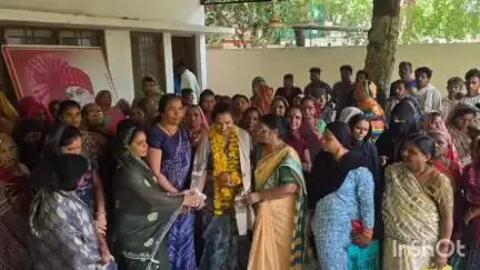 मनावर: महिला कांग्रेस जिलाध्यक्ष प्रीति माहेश्वरी का मनावर आगमन, महिला कांग्रेस ने किया भव्य स्वागत