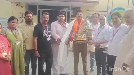 गदरपुर: राष्ट्रीय मानवाधिकार और भ्रष्टाचार निवारण संस्था ने इंस्पेक्टर जसवीर सिंह चौहान को सम्मानित किया