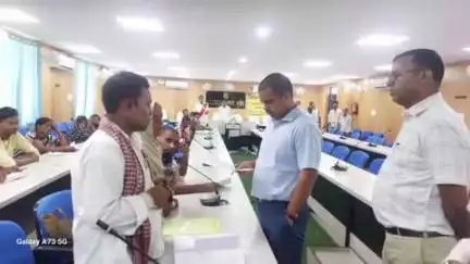 सुपौल: सुपौल समाहरणालय परिसर स्थित लहटन चौधरी सभागार में जिला पदाधिकारी की अध्यक्षता में जनता दरबार आयोजित