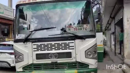 नेरवा: नेरवा बस डिपो से बिना बोर्ड लगाए भेजी जा रही हैं बसें, स्थानीय लोगों ने विभाग से की कार्रवाई की मांग