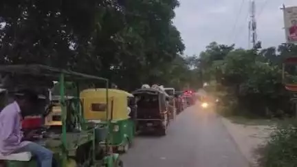 पूर्णिया पूर्व: मंझेली बाजार में रुक-रुक कर लगती रही सड़क जाम, यात्री हुए परेशान