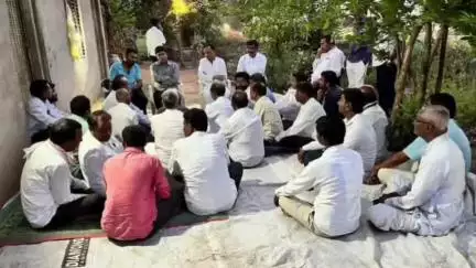 जाफराबाद: वरुड बु. येथे आमदार संतोष पाटील दानवे यांनी दुर्दैवी निधन झालेल्या बालकांच्या घरी दिली सांत्वन पर भेट