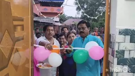 বর্ধমান ২: সড্যা গ্রামে বাস স্ট্যান্ড চত্বরে একটি পুরুষ ও একটি মহিলা শৌচালয় নির্মাণ করে তার শুভ উদ্বোধন করা হলো
