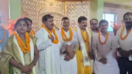केसरिया: राजद ने शुक्रवार को केसरिया स्थित होटल के सभागार में कार्यकर्ता सम्मेलन सह सम्मान समारोह का आयोजन किया