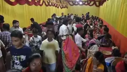 धनबाद/केंदुआडीह: हाउसिंग कॉलोनी स्थित श्री श्री विंध्यवासिनी दुर्गा मंदिर में वार्षिक उत्सव का आयोजन, महा भंडारा हुआ