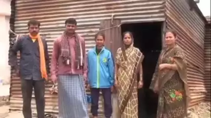 ತಿಕೋಟಾ: ತೊರವಿ ಗ್ರಾಮದ ವಿದ್ಯಾರ್ಥಿನಿ ಸಾಧನೆಗೆ ಅಡ್ಡಿಯಾದ ಬಡತನ, ದಾನಿಗಳಿಂದ‌ ಸಹಾಯ ಹಸ್ತದ ನಿರಿಕ್ಷೆಯಲ್ಲಿ ಸೈಕ್ಲಿಸ್ಟ್ ಕ್ರೀಡಾಪಟು
