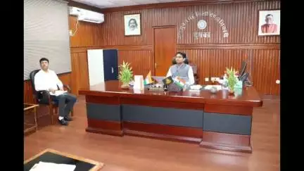 दुमका: समाहरणालय में डीसी अभिजीत सिन्हा ने की आपूर्ति विभाग की समीक्षा बैठक