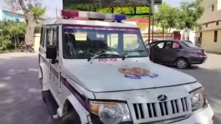 कैराना: झाड़खेड़ी के निकट स्थित किसान के खेत पर बने ट्यूबवेल के कमरे का ताला तोड़कर सामान की चोरी