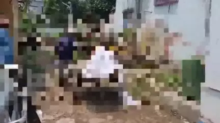 হাবরা ১: লক্ষ্মীপুর মাঠপাড়া এলাকায় গলায় দড়ি দিয়ে আত্মহত্যা বছর ৫৪র এক ব্যক্তির