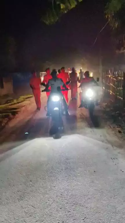 आगामी ईद-उल-अज़हा (बकरीद) पर्व को लेकर जिले में शांति व्यवस्था सुनिश्चित करने के उद्देश्य फ्लैग मार्च  किया गया।