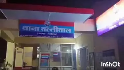 नैनीताल: नैनीताल में ट्रक की टक्कर से कार क्षतिग्रस्त, ट्रक किया गया ज़ब्त