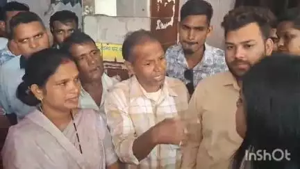 धमधा: दुर्ग जिला पंचायत में ग्रामीणों ने किया प्रदर्शन, सचिव को हटाने की मांग की