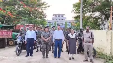 लोहरदगा: लोहरदगा में बकरीद को लेकर निकाला गया फ्लैग मार्च, प्रशासन ने शांति-सौहार्द का दिया संदेश