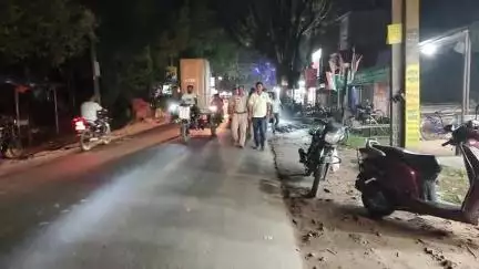 বারাসাত ১: কুরবানী ঈদের আগে দত্তপুকুর নতুন রাস্তা মোড়ে পুলিশের ব্যাপক রুটমার্চ: শান্তি ও নিরাপত্তা নিশ্চিতের বার্তা
