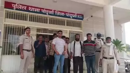 पांडुरना: पांढुर्णा पुलिस ने सट्टेबाजों का निकाला जुलूस, सभी को भेजा जेल