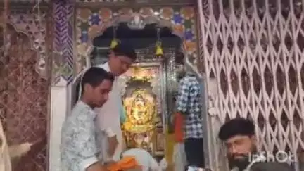 वल्लभनगर: भींडर में उदयपुर जिला कलेक्टर नमित मेहता ने प्रसिद्ध नृसिंह भगवान के दर्शन कर आशीर्वाद लिया