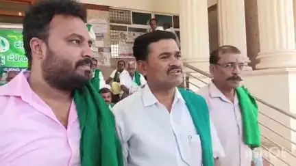 ನಂಜನಗೂಡು: ನಂಜನಗೂಡಿನಲ್ಲಿ ರೈತ ಸಂಘದ ಹೋರಾಟಗಳನ್ನು ಹತ್ತಿಕ್ಕುತಿರುವ ಸರ್ಕಾರದ ನಡೆ ಖಂಡಿಸಿ ಪ್ರತಿಭಟನೆ
