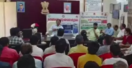 గుంతకల్లు: ఆర్ఎంపీలు, పీఎంపీలు కేవలం ప్రథమ చికిత్స మాత్రమే చేయాలి: గుంతకల్ లో ఆర్డీవో శ్రీనివాస్