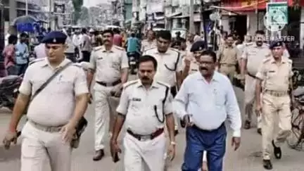 साहिबगंज: बकरीद पर्व को लेकर सदर एसडीपीओ व सीओ की मौजूदगी में नगर और मुफस्सिल थाना क्षेत्र की पुलिस ने किया फ्लैग मार्च