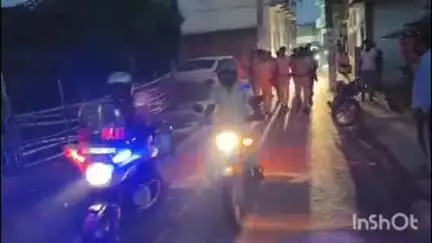 थावे: बकरीद पर्व को लेकर थावे थाना पुलिस ने निकाला फ्लैग मार्च, एसपी के निर्देश पर हुआ आयोजन