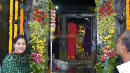 దర్శి: ఎర్రవాని పల్లిలో పార్వతీ పరమేశ్వర స్వామి విగ్రహ ప్రతిష్ట కార్యక్రమంలో పాల్గొన్న టీడీపీ ఇంఛార్జి గొట్టిపాటి లక్ష్మి