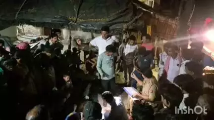 रामसनेही घाट: सीकरी गांव में शटरिंग लगाते समय छत से गिरे मजदूर की हुई मौत, परिजनों में मचा कोहराम, पुलिस ने शव पोस्टमार्टम के लिए भेजा