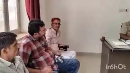 जैसलमेर: ऑपरेशन सिंदूर और ईद पर्व को देखते हुए मोहनगढ़ थानाप्रभारी ने CLG सदस्यों के साथ बैठक की, विभिन्न मुद्दों पर हुई चर्चा