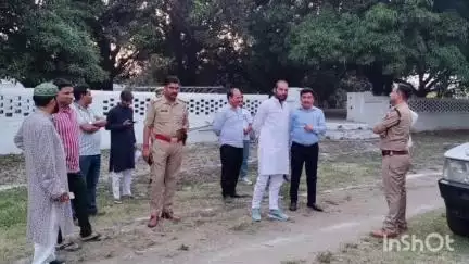 नजीबाबाद: उपजिलाधिकारी व क्षेत्राधिकारी ने नजीबाबाद व किरतपुर में ईदगाह और नमाज अदा करने वाले स्थानों का किया निरीक्षण